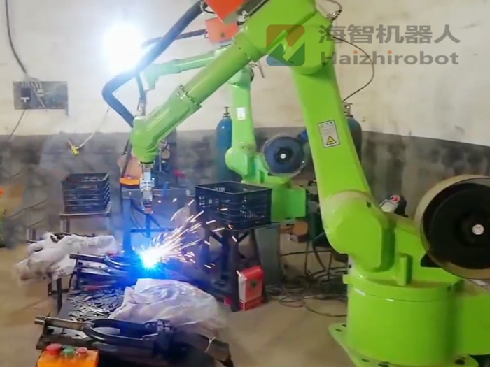 六关节焊接工业机器人(图1) 六关节焊接工业机器人(图1)